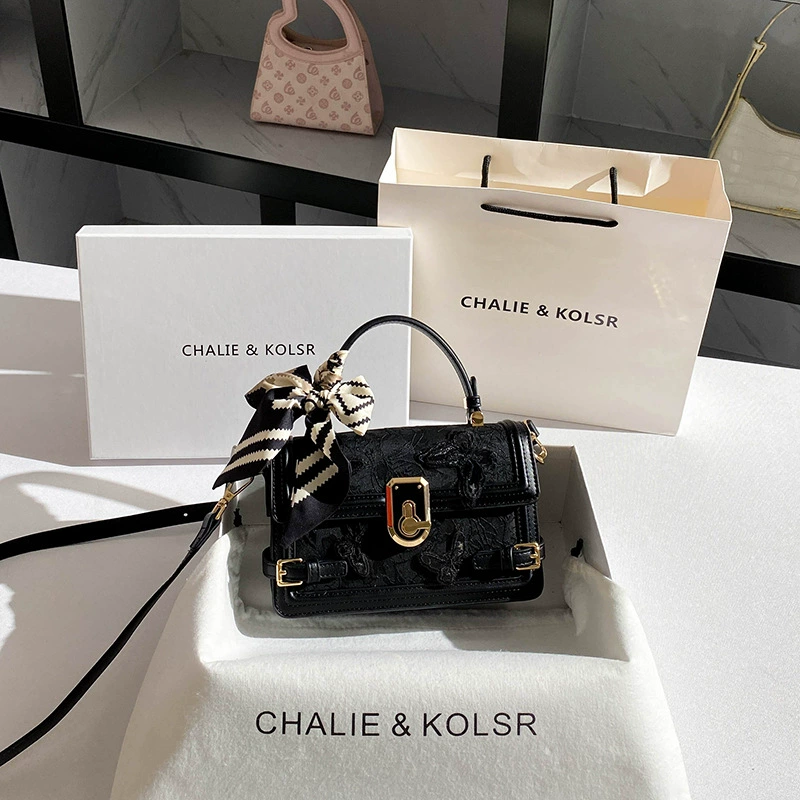 Сумка CHALIE & KOLSR, вышитая сумка с верхней ручкой, в подарочной коробке и мешке-пыльнике, премиум