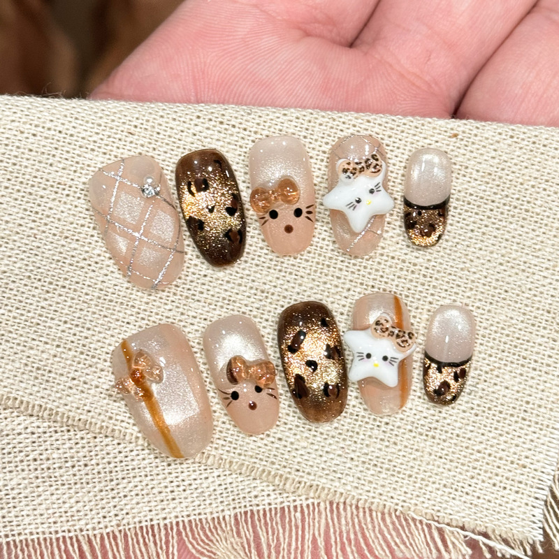 [Sensual Wild Cat] Autumn and Winter Gentle Leopard Print Stereo Kt Cat Flashing Cat Eye Wearable Nails Oval Cute Atmosphere