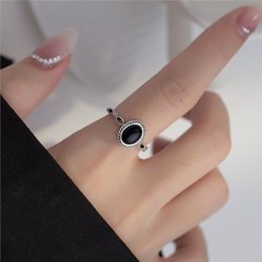 Vintage Retro Cross-border Ring for Women - Elliptical Black Agate Band, Fashionable and Unique, Small Design, Suitable for Little Finger