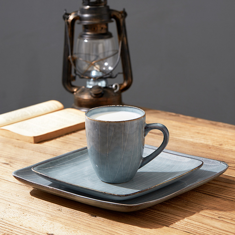 Placa de cerámica de estilo japonés creativo simple en forma de hogar a rayas plato vajilla placa cuadrada placa oscilante Placa de carne occidental