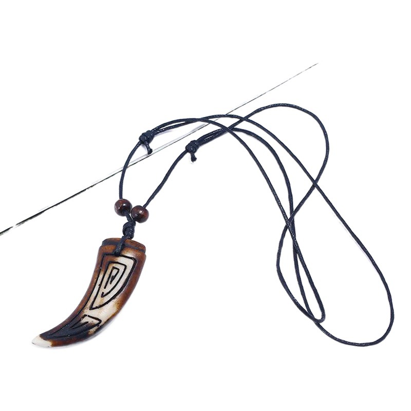 Suministro directo de fábrica nueva resina collar los hombres vintage stall oferta zona turística 2 yuanes tienda joyería al por mayor