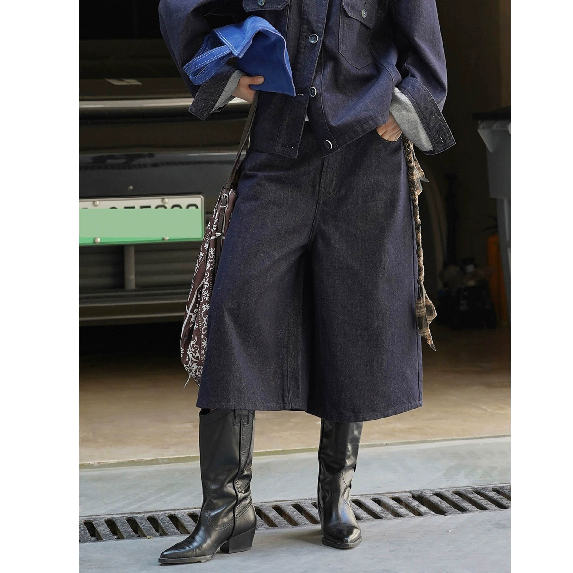 早秋新款日系时髦复古阔腿原色牛仔中裤骨感挺阔五分裤女