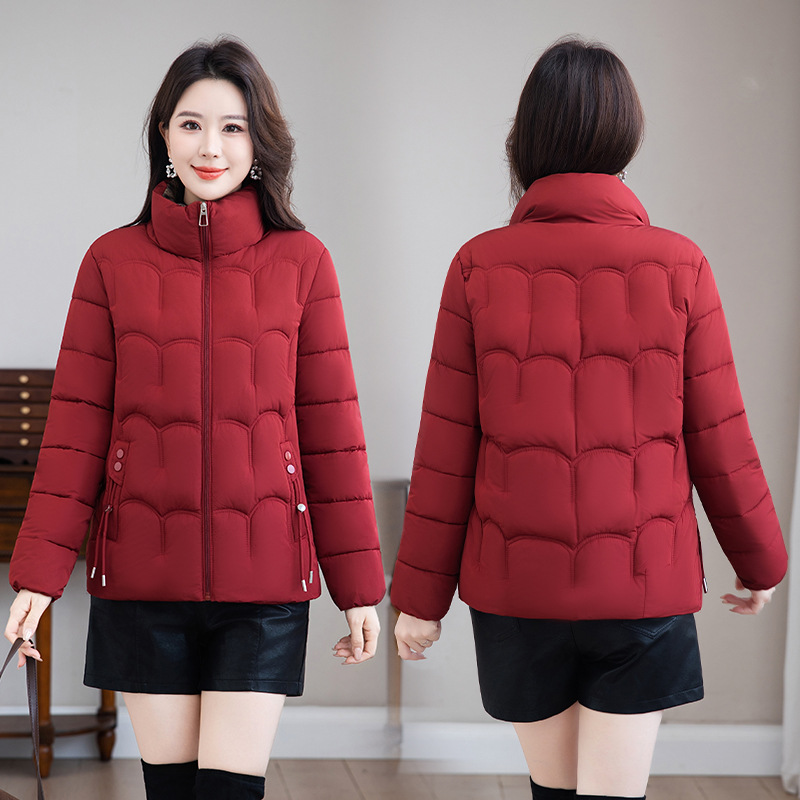 2025 nueva ropa de algodón para mujeres corta delgada estilo extranjero de gran tamaño de moda delgada abrigo de algodón pequeño abrigo de invierno de madres