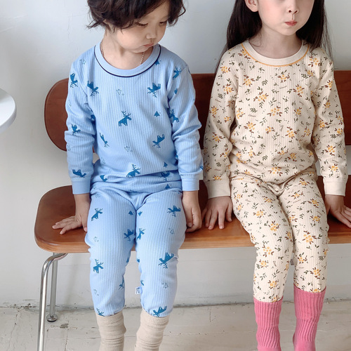 Newest pure cotton kids' underwear set: long-sleeve pajamas, autumn tops and pants—perfect for winter! Available in both boys' and girls' sizes, suitable for older children. Dropshipping available.