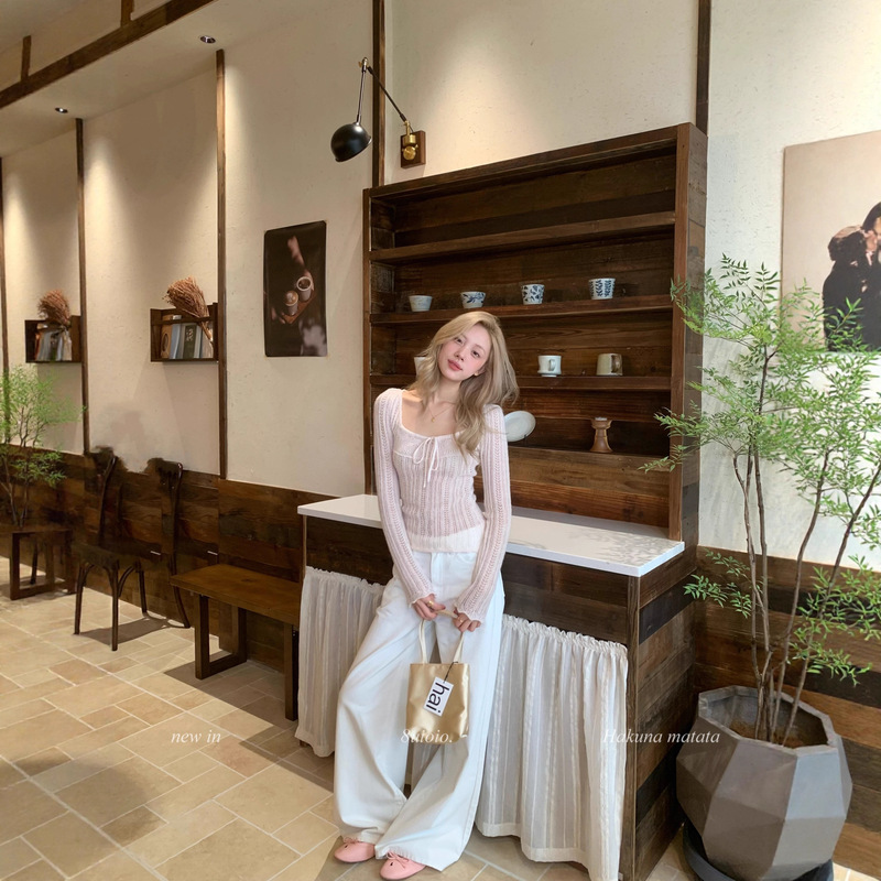 8Uioio Yunying Fendai Pink Cut Out Knitwear Women's 2025 Early Autumn New Long-Sleeved Slim Top