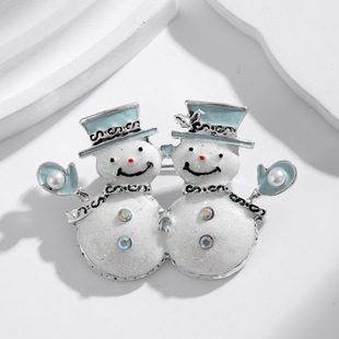 The new glaze colorful Christmas series brooches fashion festive clothing snowman do not pinch elk winter clothing collars