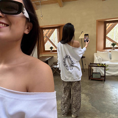 高版本~秋冬CH克罗伈马蹄手臂梵文斜肩长袖字母印花宽松圆上衣女