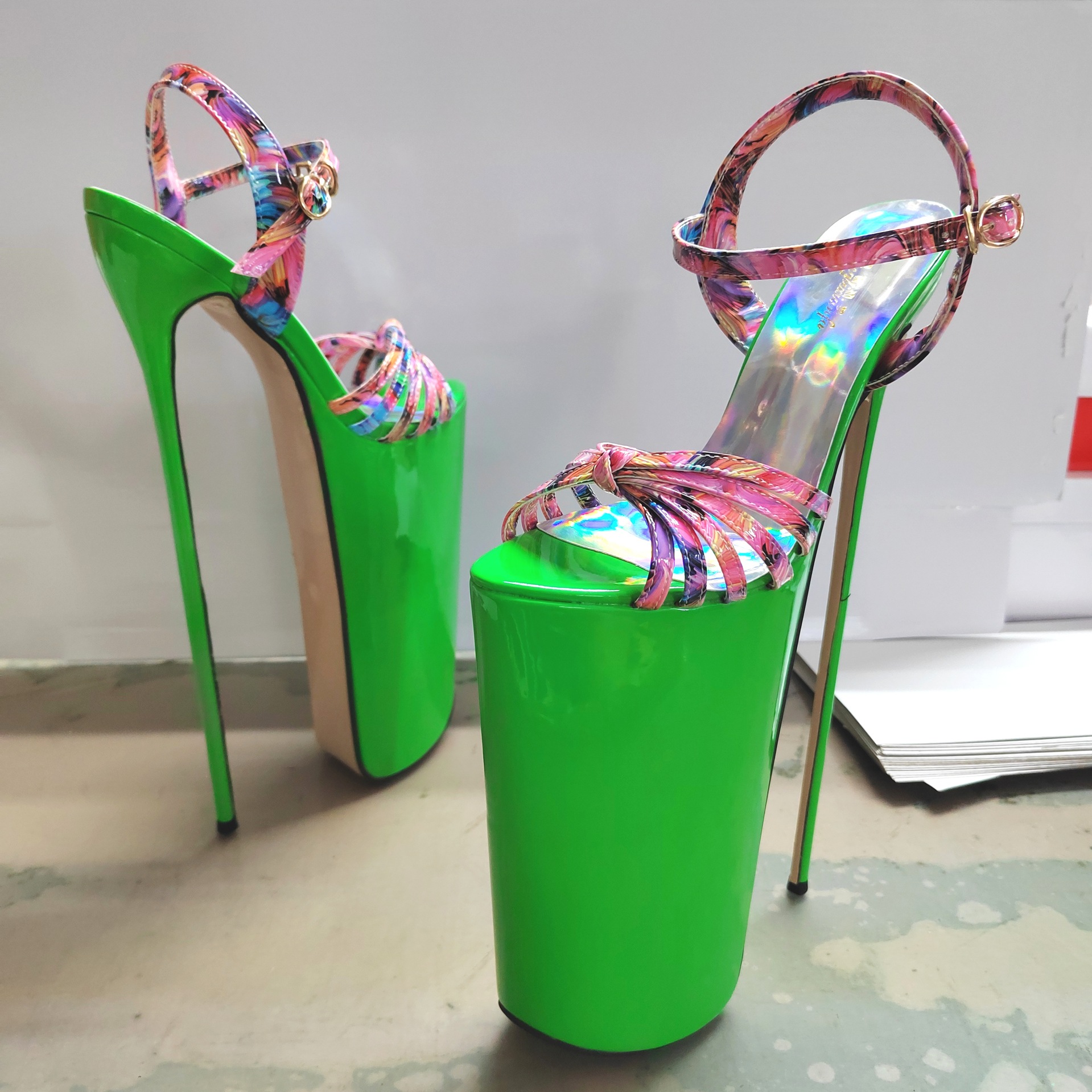 Sandal nữ cao gót siêu cao 30 cm quai mảnh khóa cài hở mũi — Trắng chi tiết 4