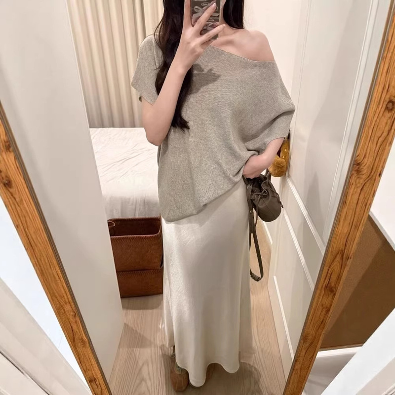 Light Mature Style Loose-Fitting High-End Feel Asymmetrical Shoulder Batwing Sleeve Knit T-Shirt for Women 2026 Summer New Plus-Size Short-Sleeve Top