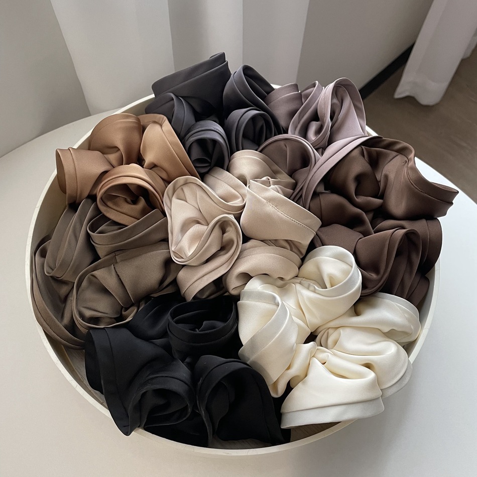 Fashion Solid Color Cloth Pleated Hair Tie 1 Piece display picture 4