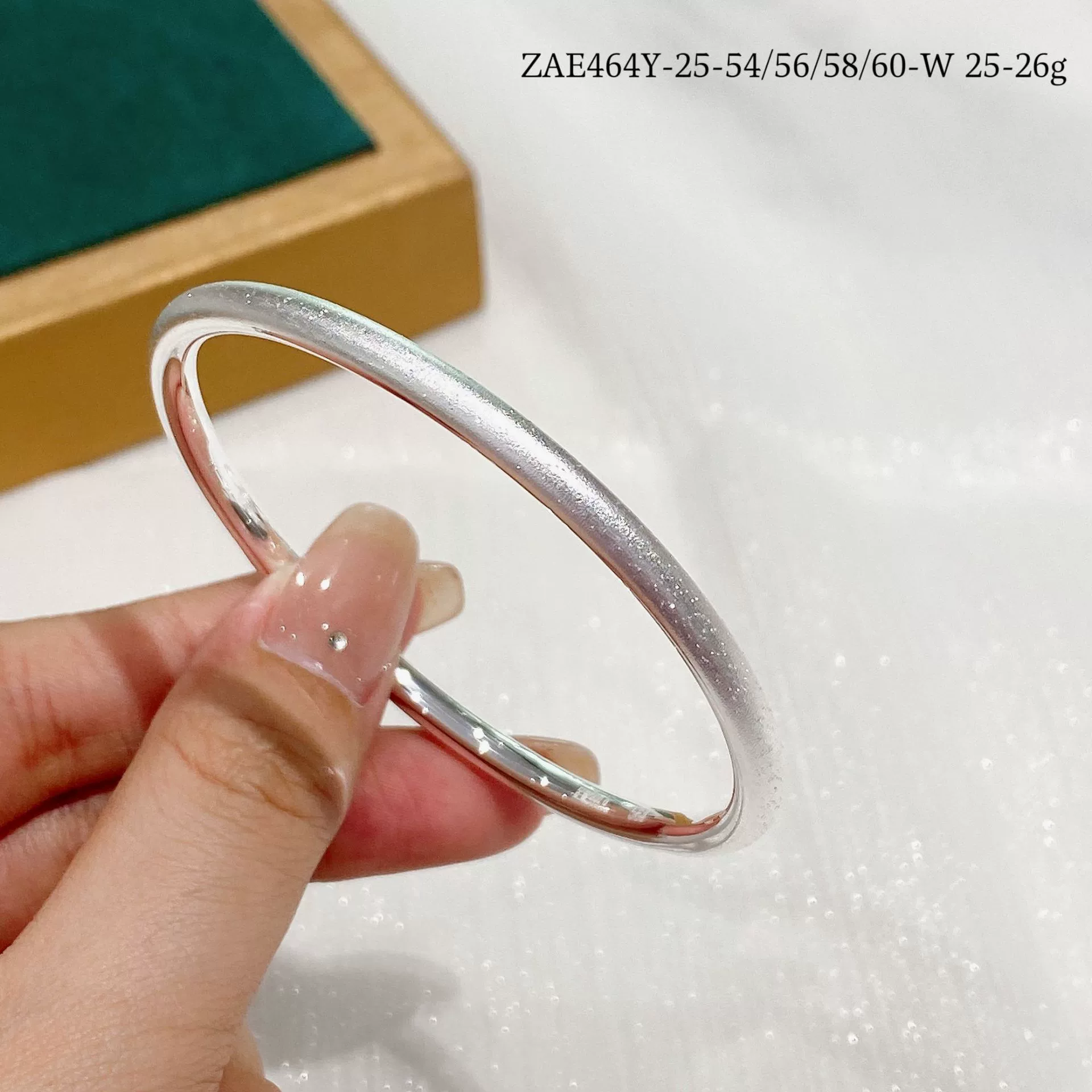 福氏 Retro universal silver bracelet, simple and elegant design