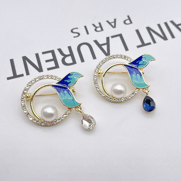 Blue summer small brooch