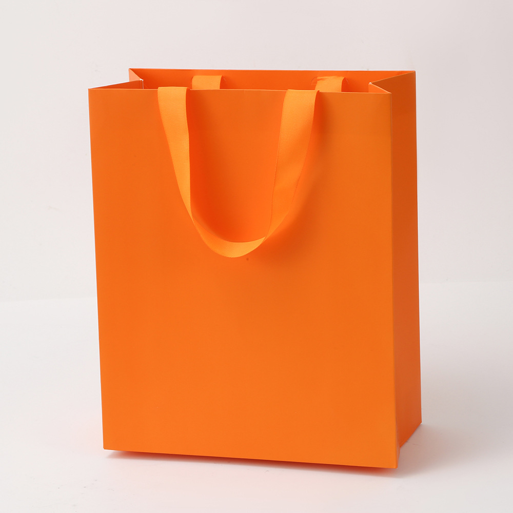 Bolsas de papel de mano de stock joyería ropa bolsa de papel de cartón blanco logotipo impresa bolsa de embalaje vertical bolsa sin cintura