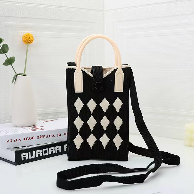 Negro. Lattice de diamante