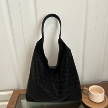 ͨ�ڏ͹�ĥɰ���y����Ů2025�¿�r���p�����ذ����������e�μ��