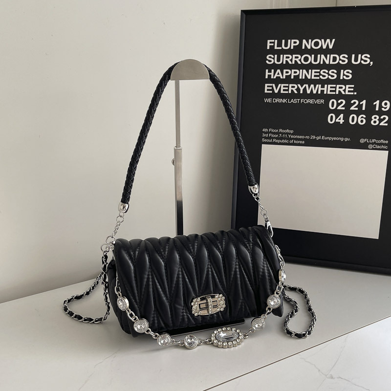 Borsa a tracolla elegante da donna con catena a spalla_voghion.com
