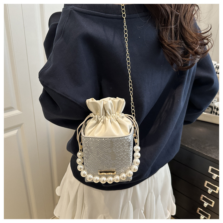 Borsa a secchiello con perle donna borsa a tracolla elegante_voghion.com