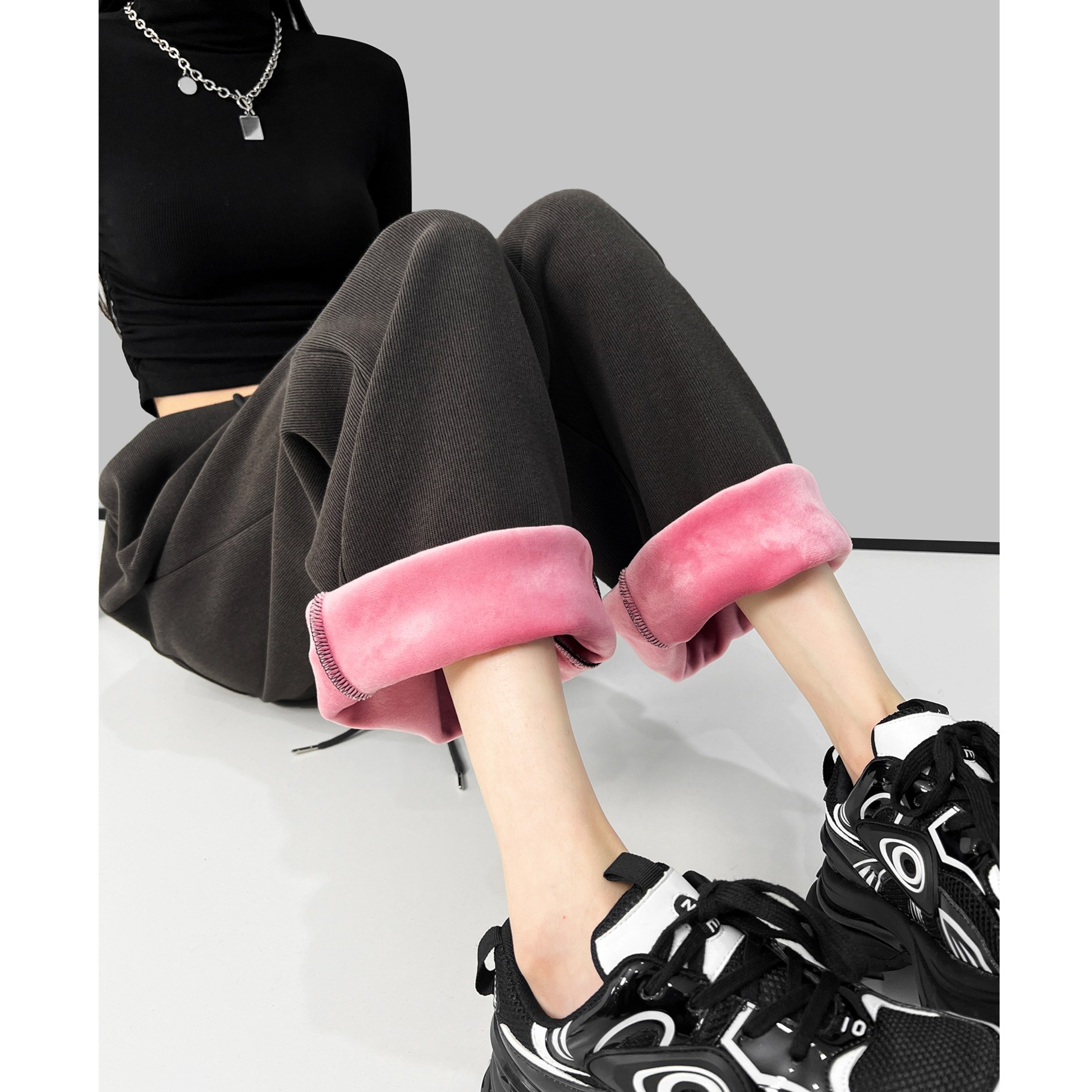 灰色运动裤女冬季加绒2025年新款束脚阔休闲抽绳卫潮牌裤潮ins