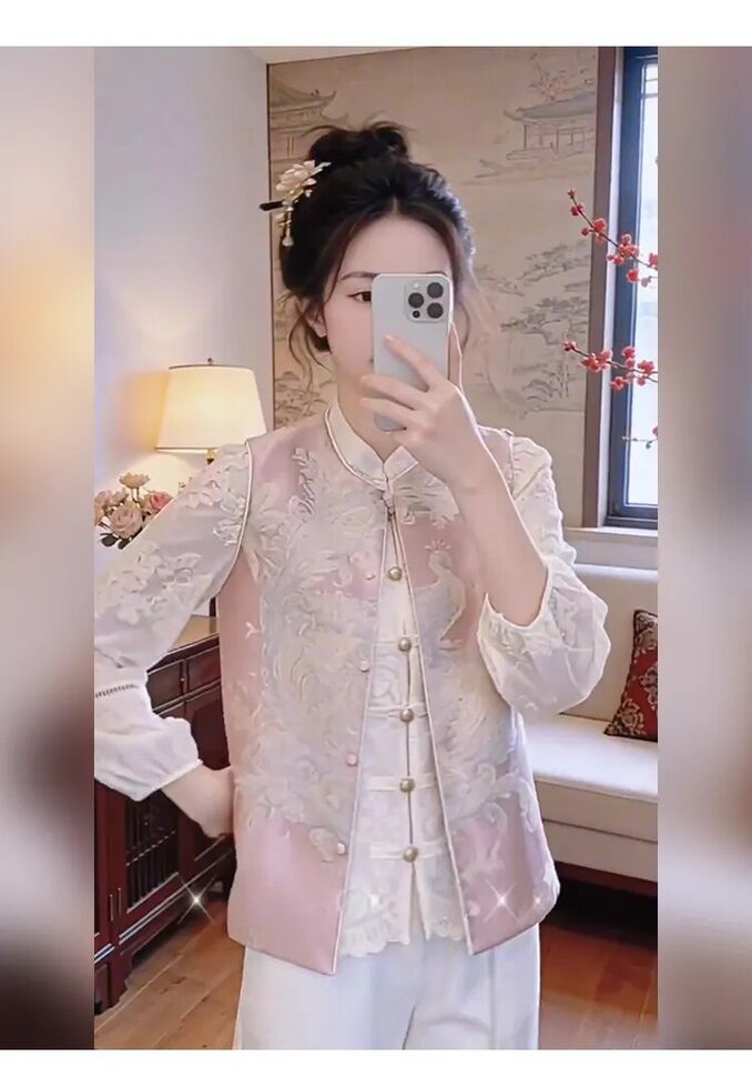 Áo gile nữ thêu hai mặt mặc được hai kiểu, dáng rộng phong cách retro — Áo gile hồng, Áo gile màu vàng chi tiết 8