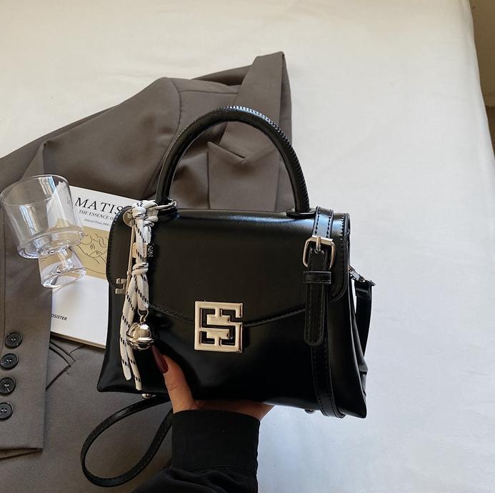 Tendencia versátil bolso de mano 2025 nuevo estilo estilo extranjero de alta sensación bolso de hombro nicho bolso de mujer