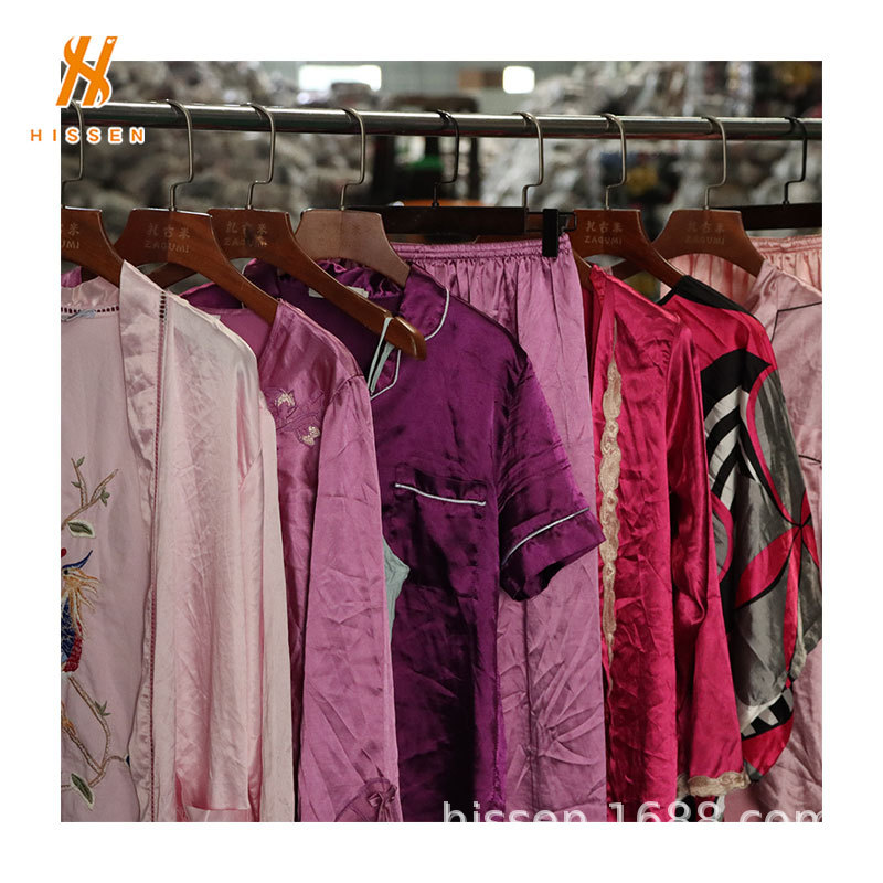 整柜批发bale used clothes二手服装女丝质睡衣出口阿尔及利亚