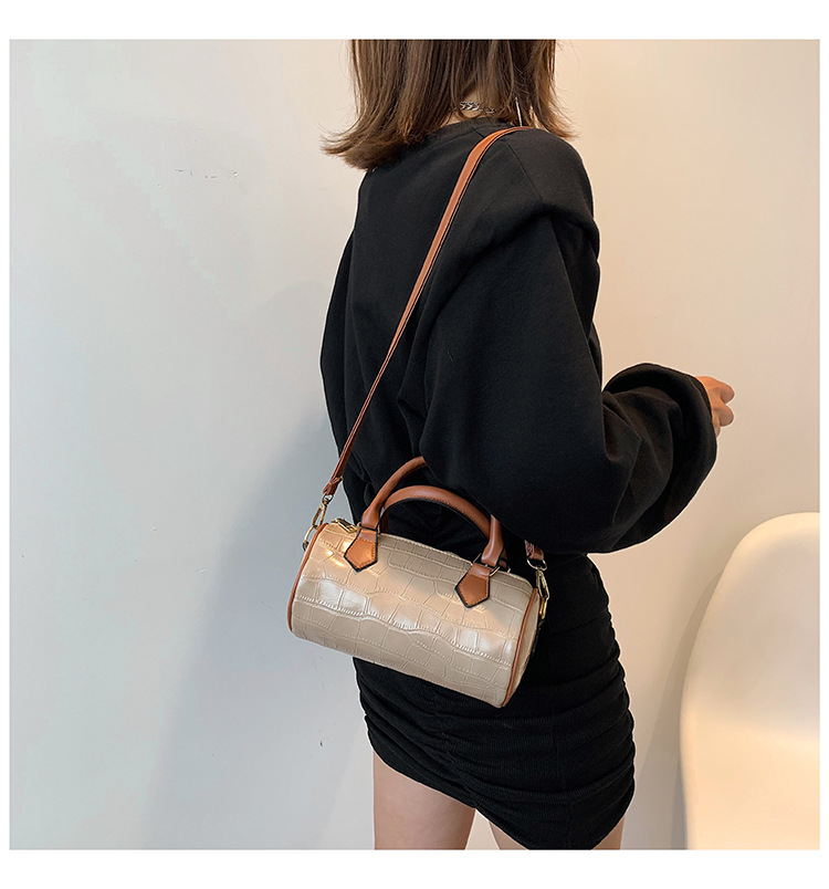 High Quality Bag 2022 New Trendy Japanese And Korean Fashion Color Contrast Shoulder Messenger Bag Simple Round Bag Portable Women's Bag display picture 15