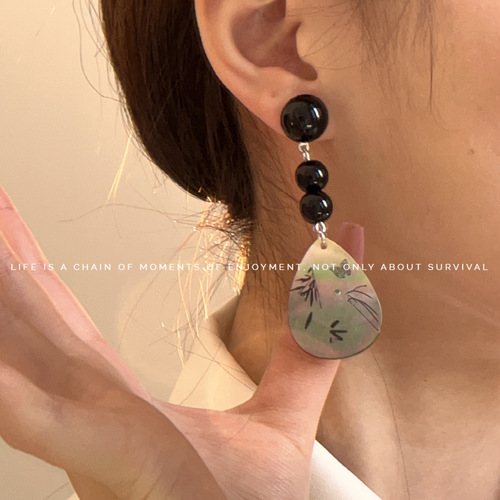 Mulan-style New Chinese Style Earrings with National Style, Cold Atmosphere,  New Black Design Mother-of-Pearl Stud Earrings
