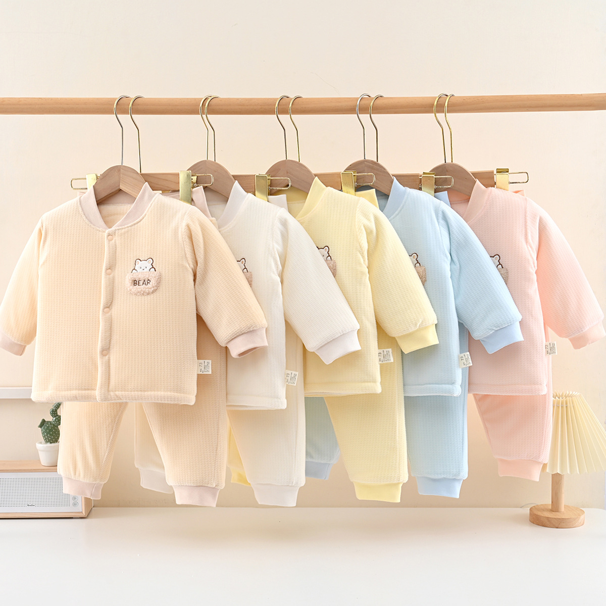 Children's 200g Winter Thickened Cotton Clothing, Infant Seamless Split High-Waisted Set, Baby Loungewear and Outerwear