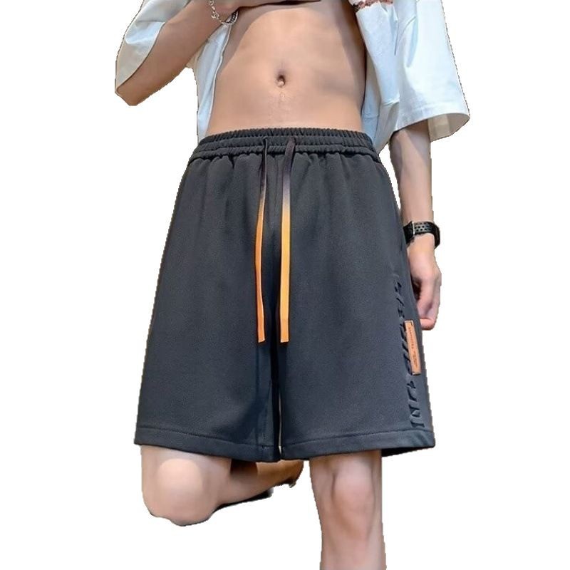 Pantalones cortos de verano transpirables de seda de hielo, pantalones casuales de cinco puntos en relieve con letras de marca de moda para hombres, pantalones deportivos juveniles para hombres