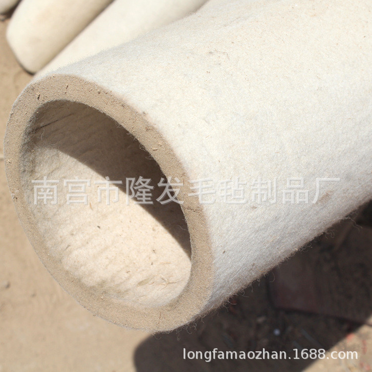 Squeeze machine with felt tube sleeve thickened polishing element…