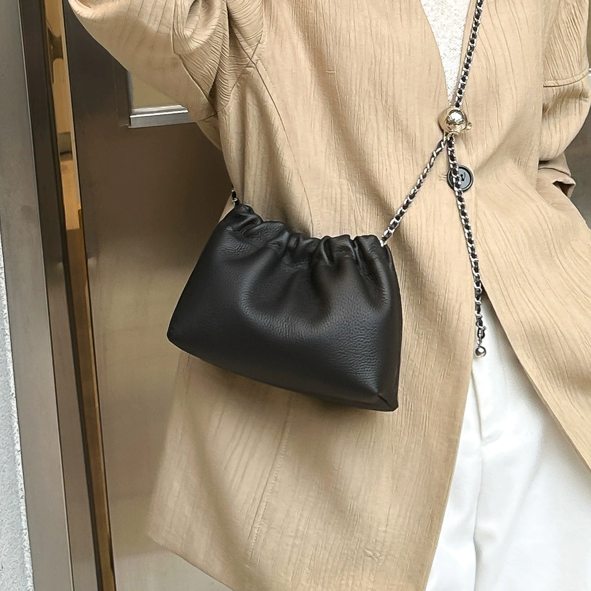 Кожаная универсальная женская сумка на плечо 2025 новая цепочка сумка через плечо минималистичная повседневная кожаная облачная сумка