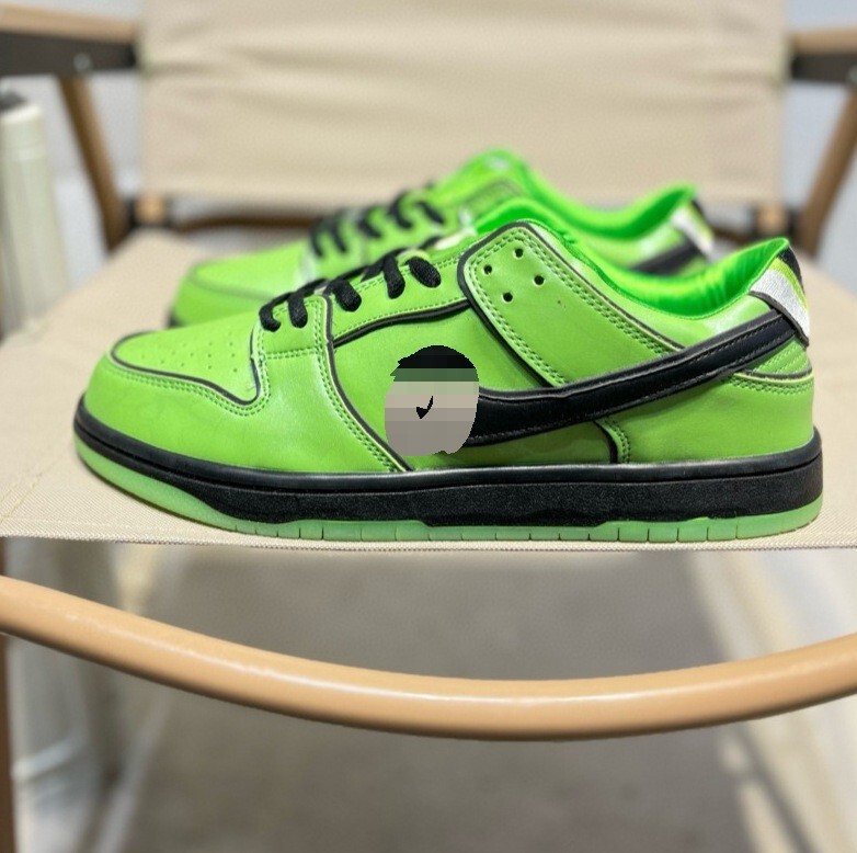 Dunk Sneakers Sb Powerpuff Girls Low-Top Retro Skateboard Shoes Suede Versatile Men's and Women's Casual Sports Shoes