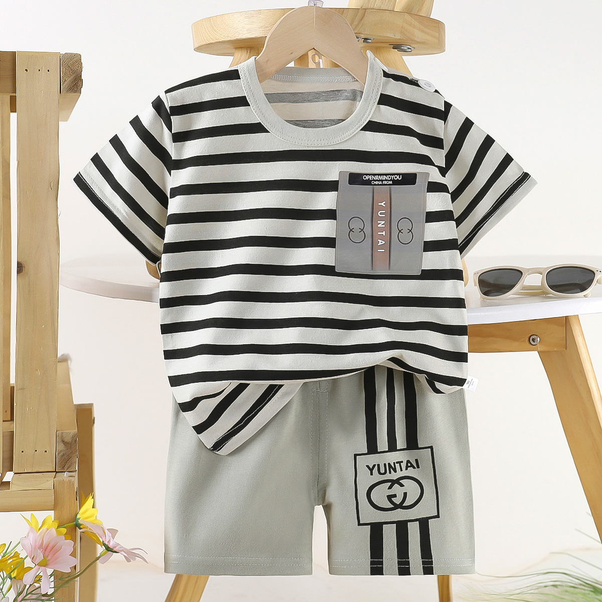 B59-Black Stripe Doudou