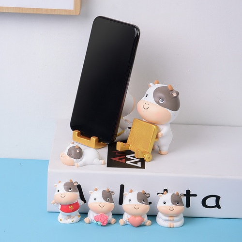 Cute cartoon resin crafts cute cow ornaments Year of the Ox gift creative mini gift car decoration