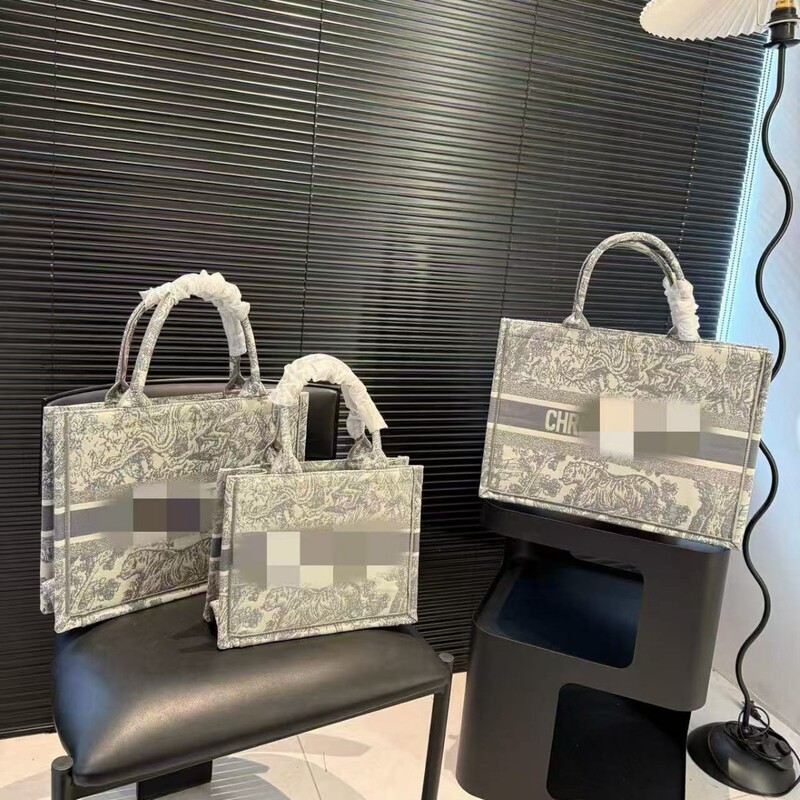 High Version Women's Bag D Family Presbyopic Handbag Tiger Embroider Large Capacity Tote Bag Shoulder Bag Shopping Bag High Version Women's Bag D Family Presbyopic Handbag Tiger Embroider Large Capacity Tote Bag Shoulder Bag Shopping Bag