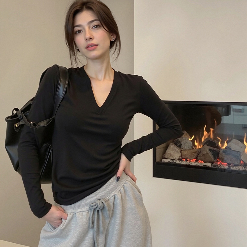 V-neck base shirt for women, suitable for spring and autumn, can be worn as an inner layer or outerwear, slim fit, pure and elegant style, solid color, long-sleeved T-shirt V-neck base shirt for women, suitable for spring and autumn, can be worn as an inner layer or outerwear, slim fit, pure and elegant style, solid color, long-sleeved T-shirt