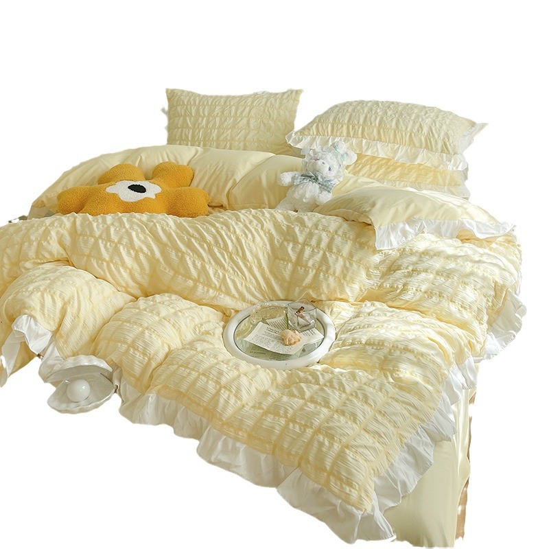 Seersucker Lace Four-piece Bedding Set With Solid Colour Heart Motif_voghion.com