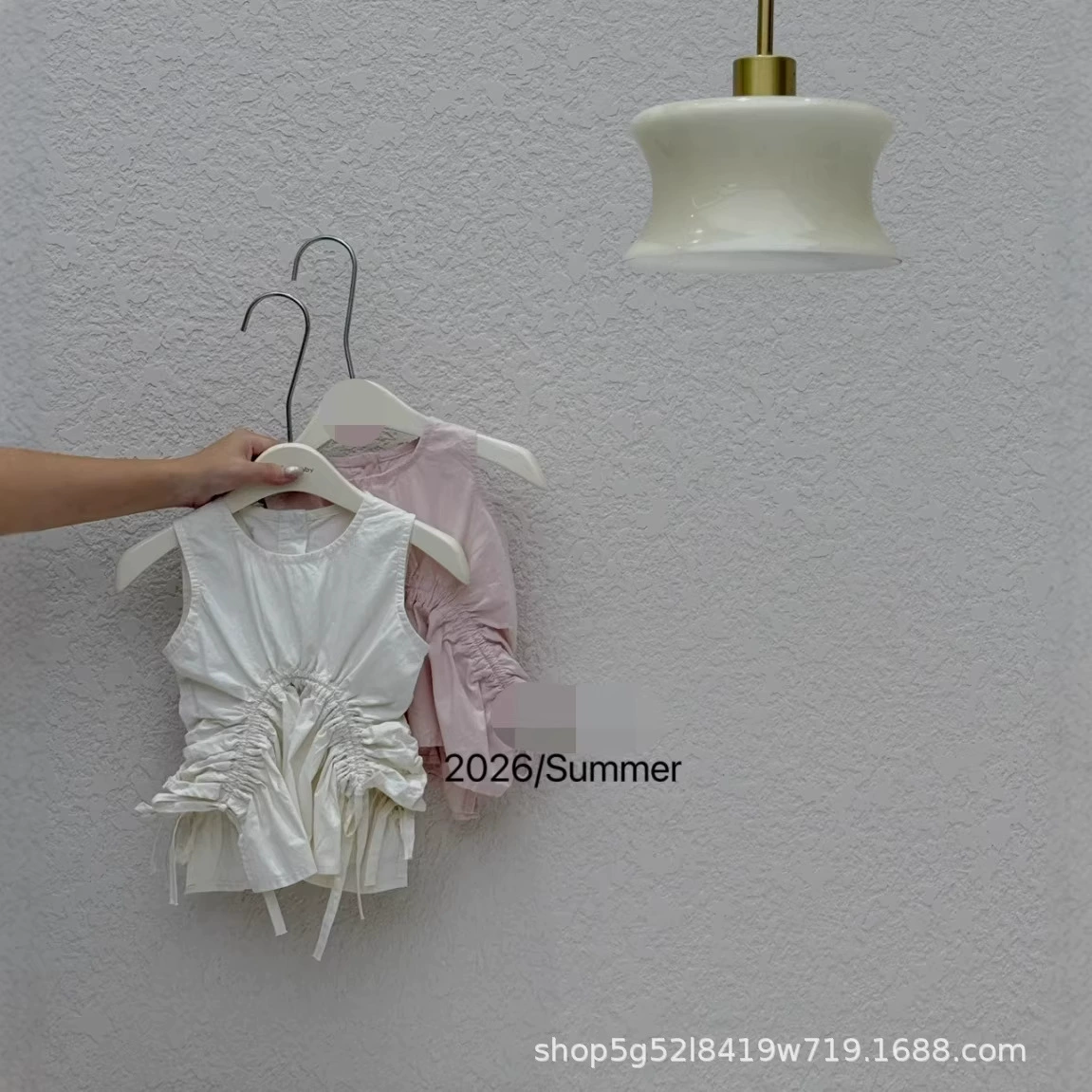 Милые детские рубашки 90-130 размеров 2026 стиль лета корейский стиль drawstring кукольная рубашка для маленьких и средних детей YY8230