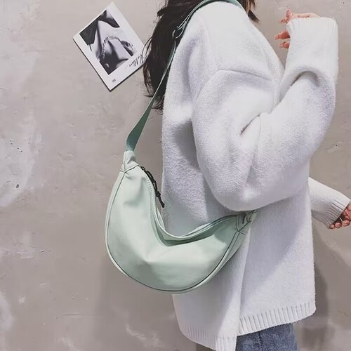 Lightweight Crossbody Bag, New Design Underarm Bag, Western and Eastern Style, Fashionable and Trendy Commuter Bag, Retro Bag
