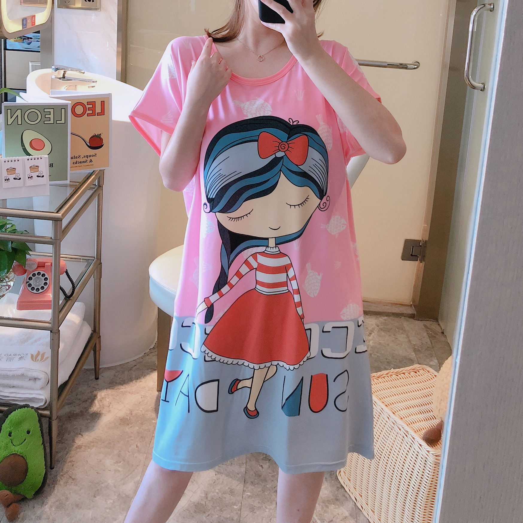 Sudeste asiático barato camisón flojo de las mujeres más tamaño Delgado verano dibujos animados manga corta pijamas inicio desgaste camisón puesto