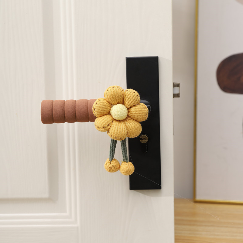 Threading flower [orange] left hand to open the door