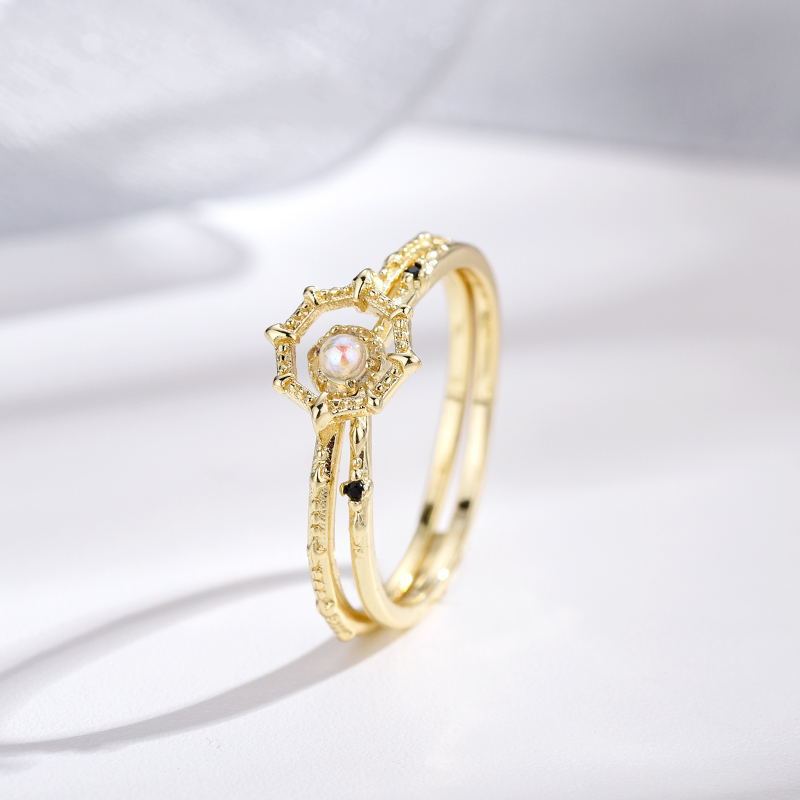 The moon and sixpence. Japanese-style Imitation Moonstone V-shaped Border Stacked Ring Women's Gold-plated Ring Set Ring