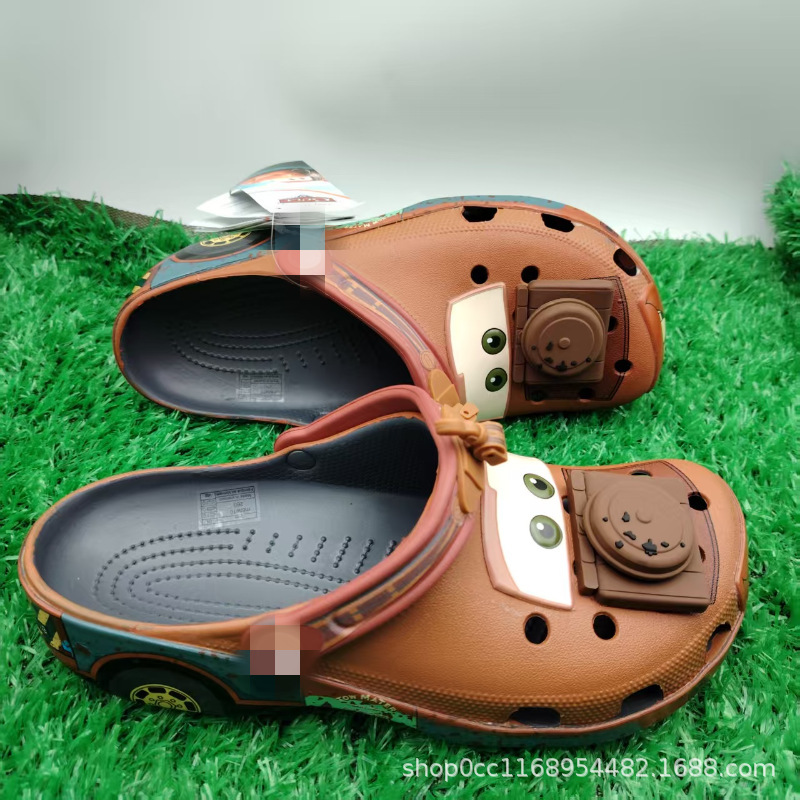 2026 Croc Shoes Pre-Sale Breathable Sandals for Men Cartoon Tooth Hollow Camouflage Casual Versatile Breathable Comfortable 2026 Croc Shoes Pre-Sale Breathable Sandals for Men Cartoon Tooth Hollow Camouflage Casual Versatile Breathable Comfortable