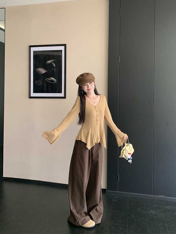 不规则喇叭袖针织衫女2025秋季新款纯欲修身显瘦V领小众长袖上衣|undefined