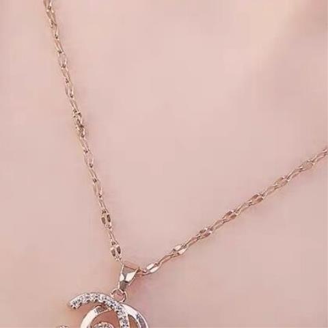 Titanium steel necklace versatile classic simple fashion niche A090 temperament smart double C niche light luxury does not fade