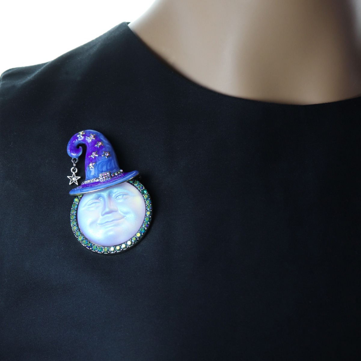 Kis Middle Ancient Fly Mark Diamond-encrusted Ancient Silver Moen Face Magic Moon Face Crown Magic Brooch Pendant Dual-purpose