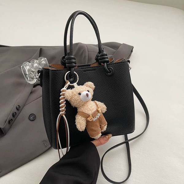 Чёрный (с подвеской)