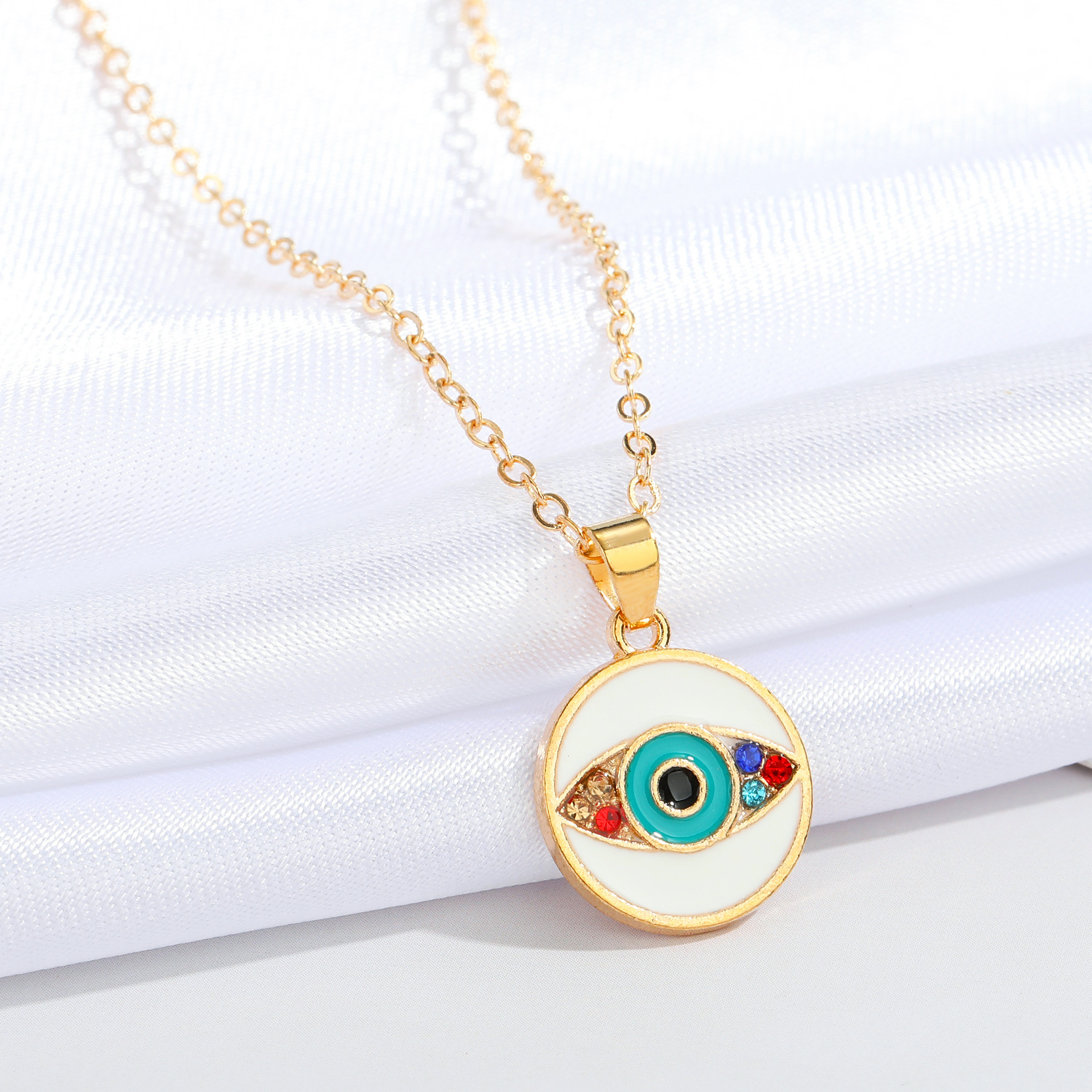 Retro Round Eye Diamond Pendant Alloy Clavicle Chain Wholesale Nihaojewelry display picture 4