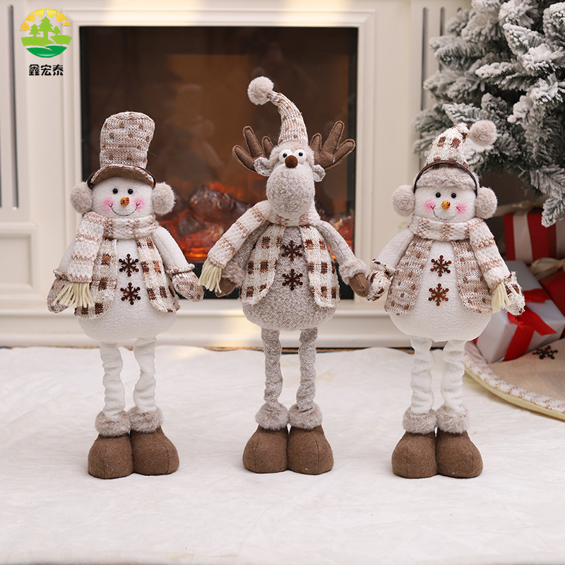 Telescopic knitted Christmas doll