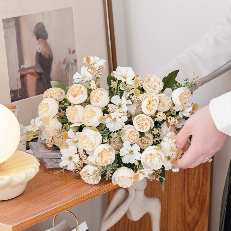 Retro 5-Zähneg Roude Perlenbouquet Rousebléiendekoratioun Blummen Kënschtlech Blummendekoratioun Blummen Seidblumm_voghion.com